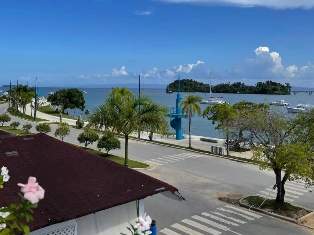 Contactos de Indy\'S Best Bay Frontview In Samana.